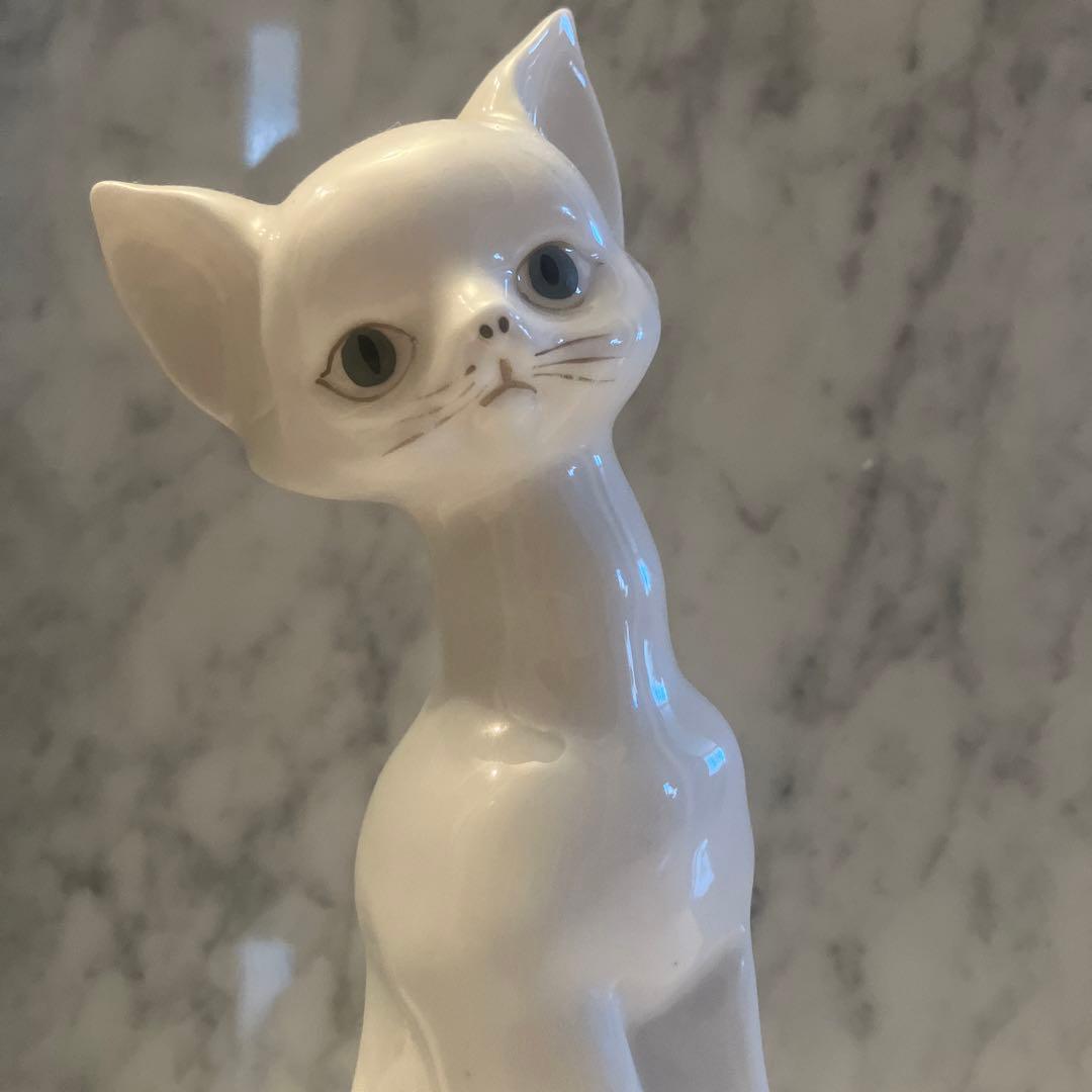 アメリカ50-60年代ビンテージ　手描きの美しい瞳と上品な佇まいに引き込まれる猫