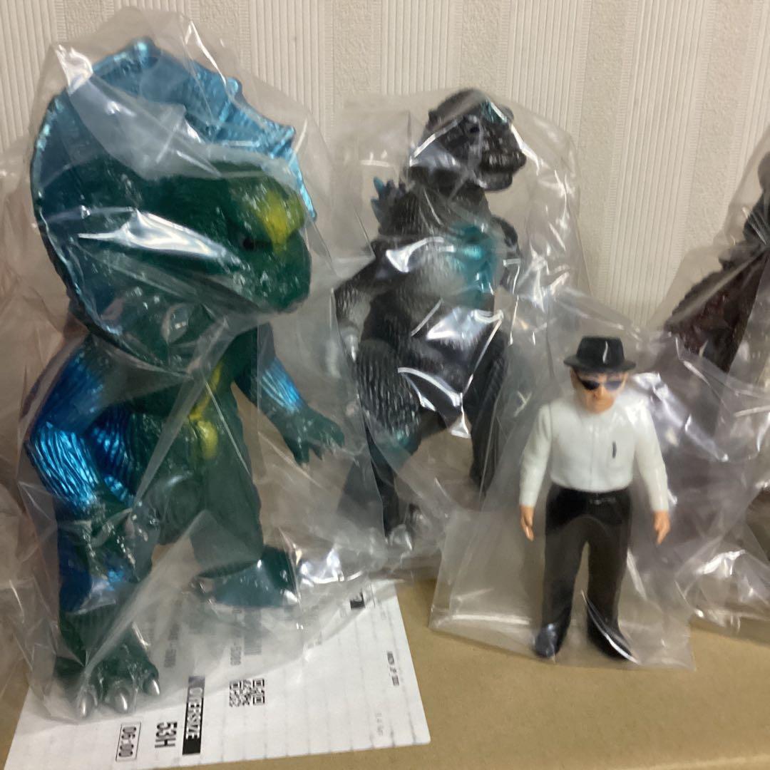 円谷英二生誕100年記念ソフビ　Bセット　円谷英二＆初代ゴジラ＆ゴメス＆ジラース