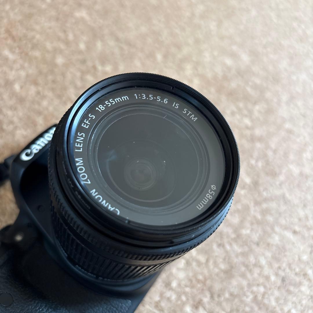 Canon EOS kiss X8iダブルズームキット　レンズフード・バッテリー