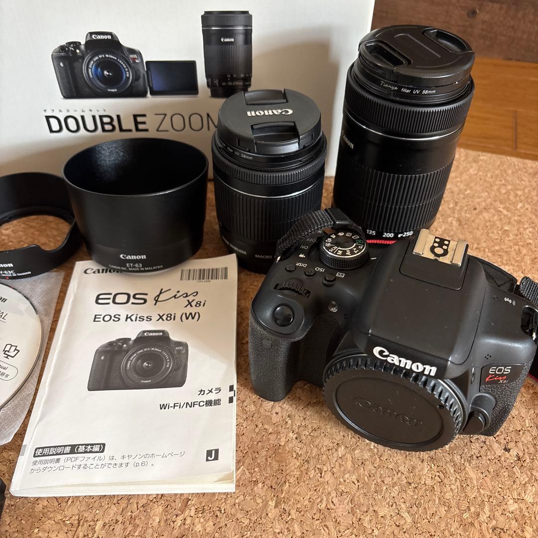 Canon EOS kiss X8iダブルズームキット　レンズフード・バッテリー