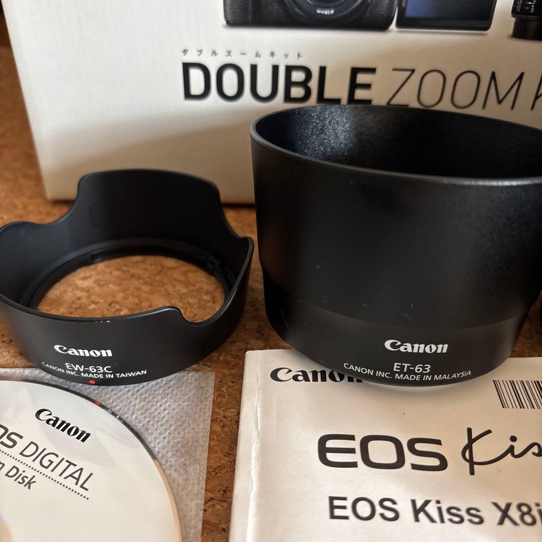 Canon EOS kiss X8iダブルズームキット　レンズフード・バッテリー