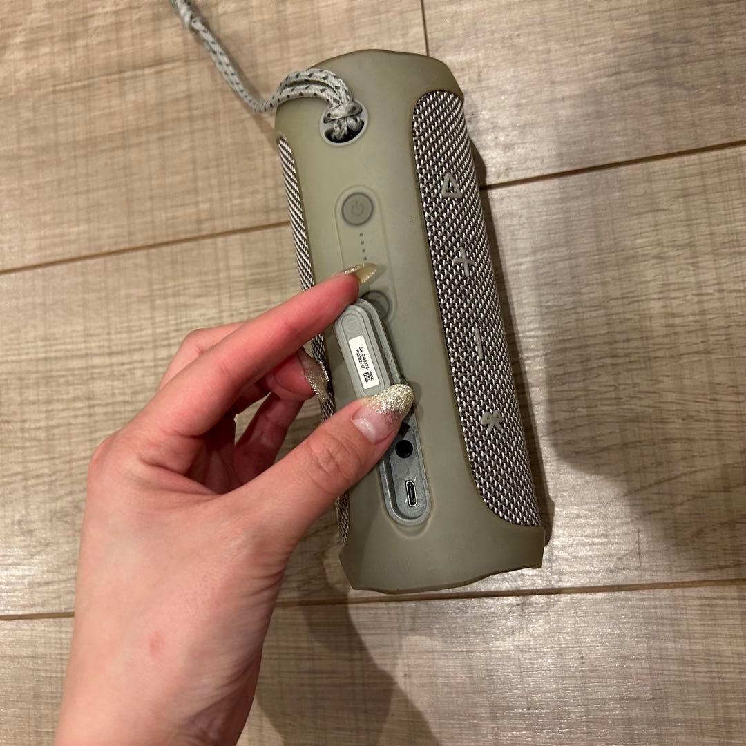 JBL FLIP4 Bluetoothスピーカー　防水　グレー