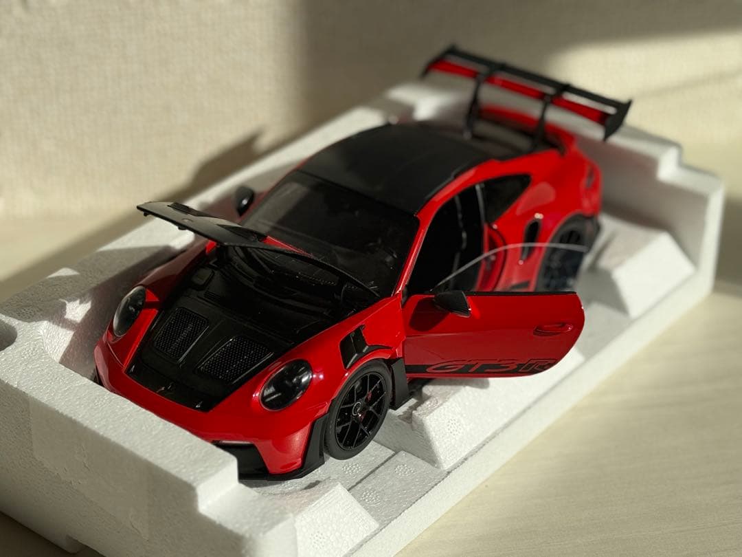 ノレブ 1/18 ポルシェ　992 GT3RS ヴァイザッハPKG
