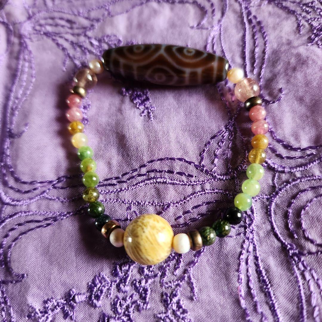 天然石と貝のビーズブレスレット天珠で作りました。