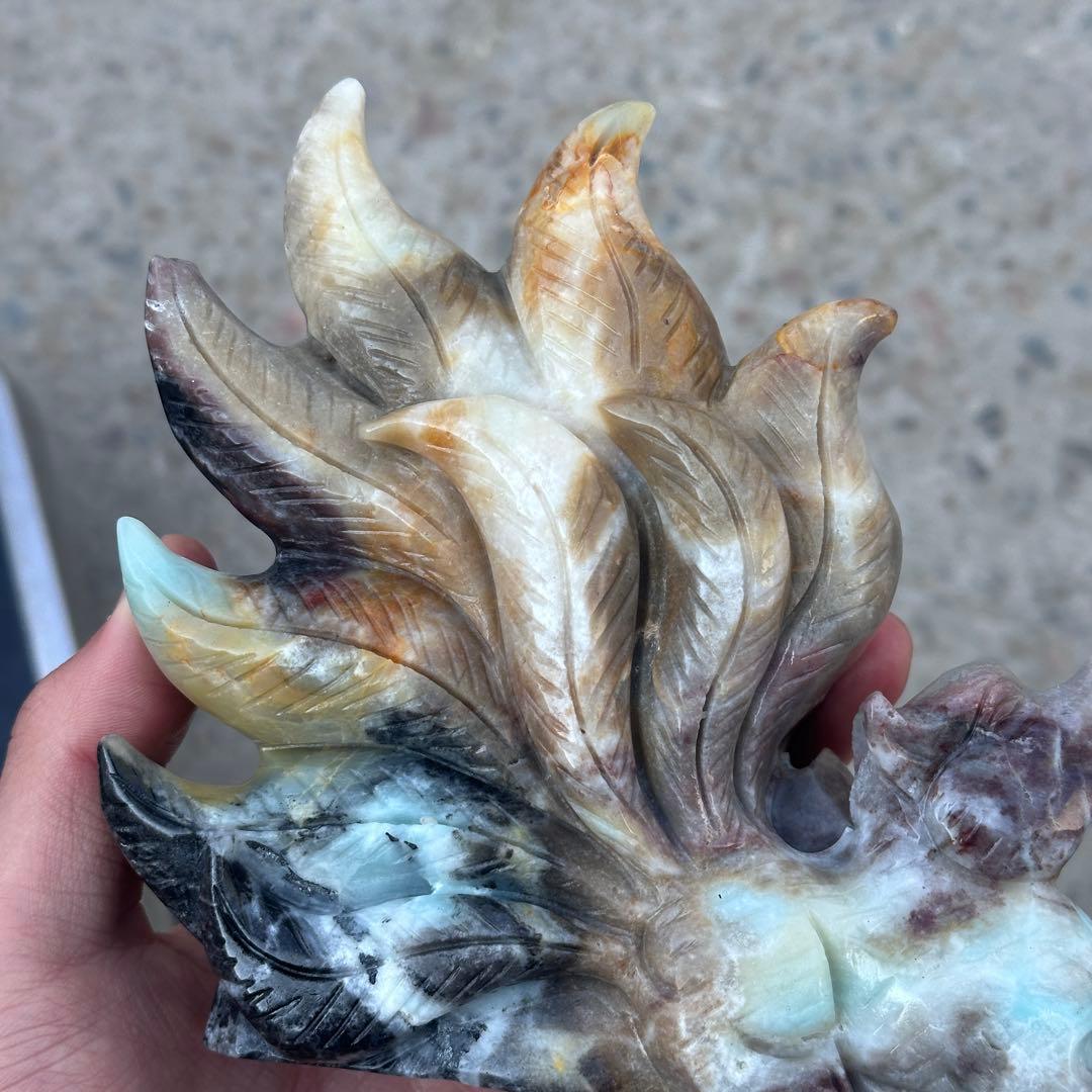 天然石ピスタチオカルサイトの九尾狐　ご購入前に在庫確認必要G.152