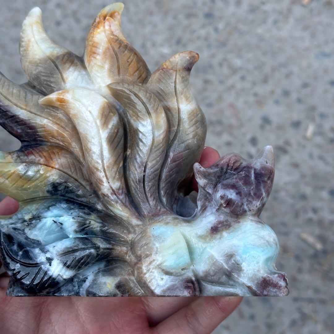 天然石ピスタチオカルサイトの九尾狐　ご購入前に在庫確認必要G.152