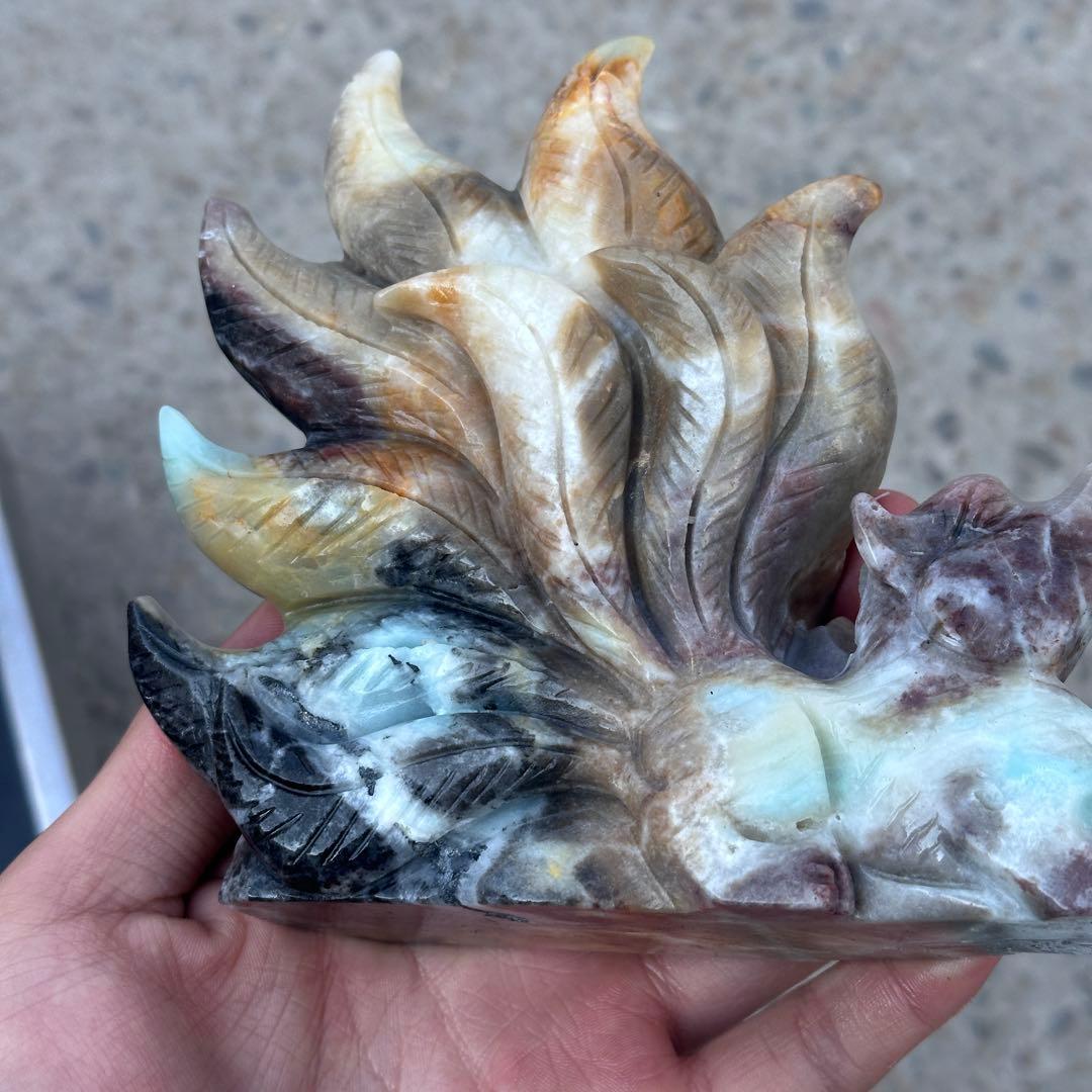 天然石ピスタチオカルサイトの九尾狐　ご購入前に在庫確認必要G.152