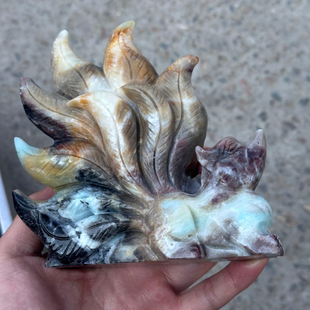 天然石ピスタチオカルサイトの九尾狐　ご購入前に在庫確認必要G.152