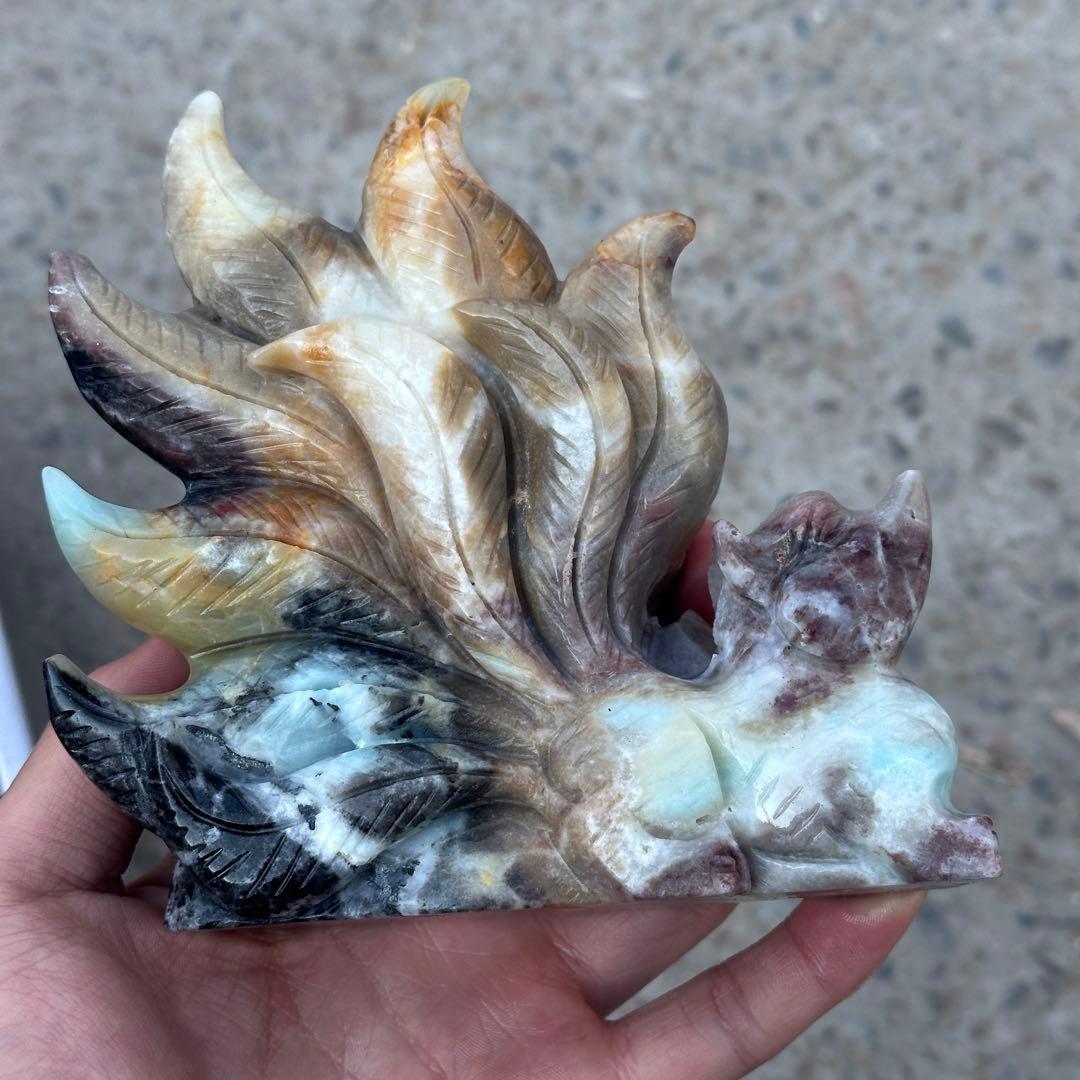 天然石ピスタチオカルサイトの九尾狐　ご購入前に在庫確認必要G.152