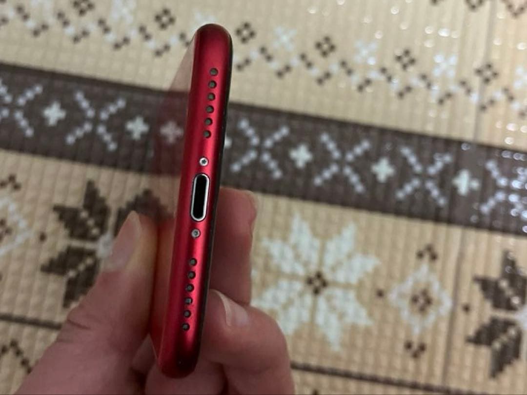 Apple iPhone SE第2世代 (レッド) 本体