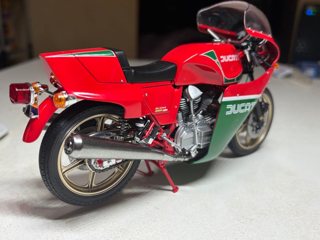 タミヤ 1/12DUCATI 900MHR完成品