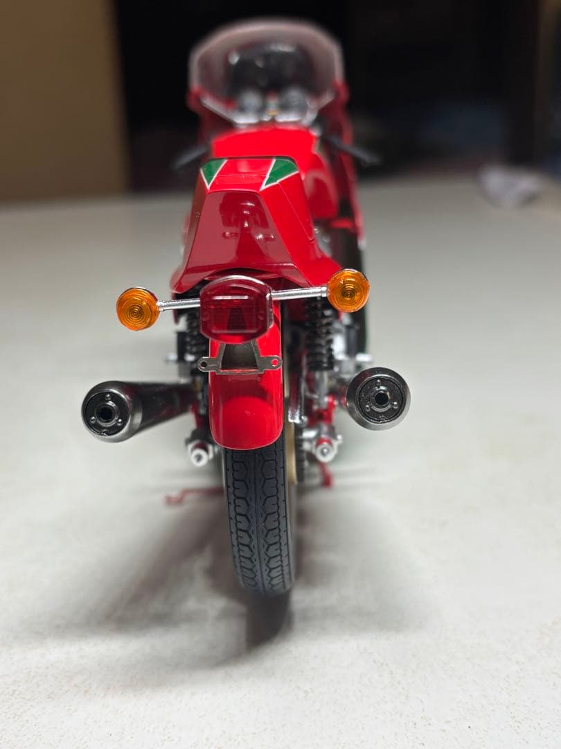 タミヤ 1/12DUCATI 900MHR完成品