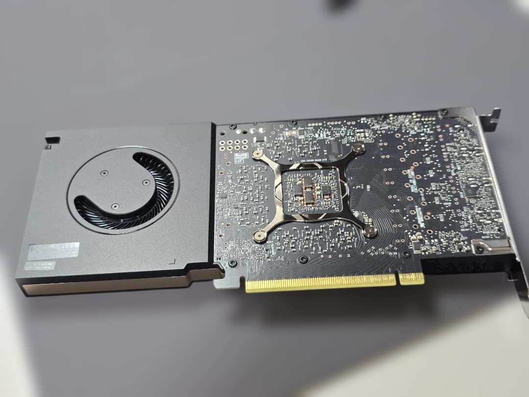 【新品同様】NVIDIA RTX A4000 16GB グラフィックボード