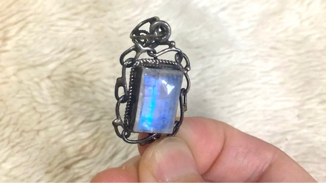 レインボームーンストーン ペンダントトップ　シルバー925