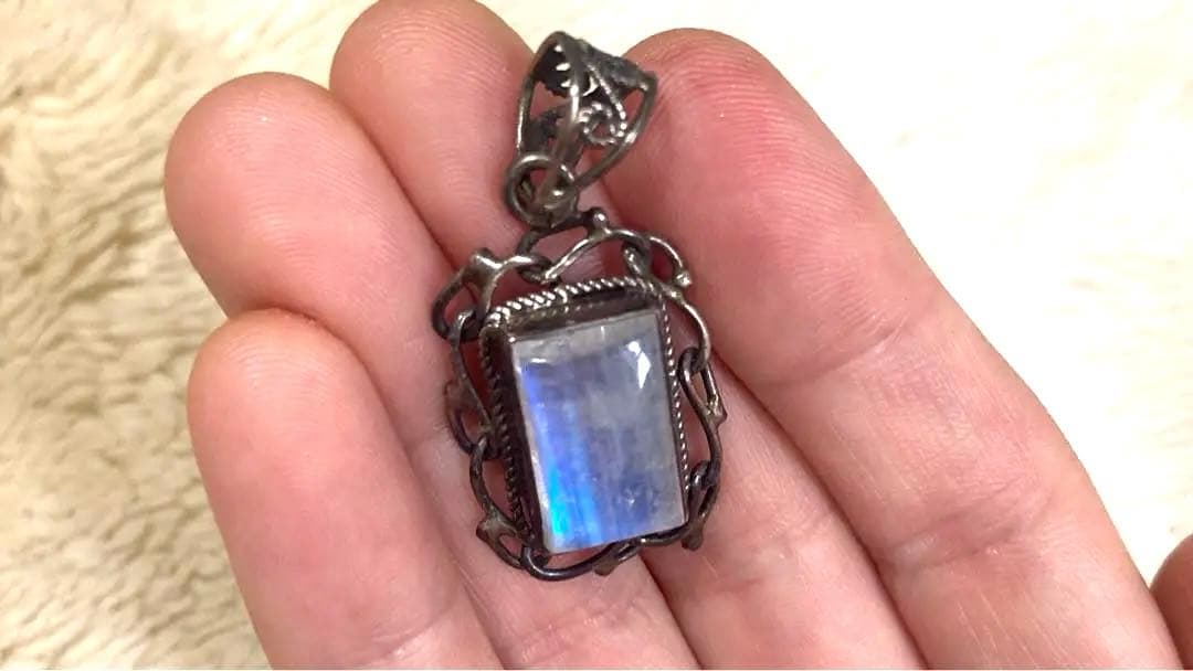 レインボームーンストーン ペンダントトップ　シルバー925