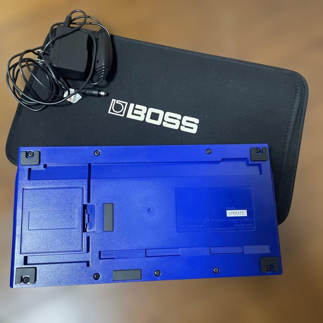 BOSS GT-1 ギターエフェクター　別売りのケースとアダプター付き