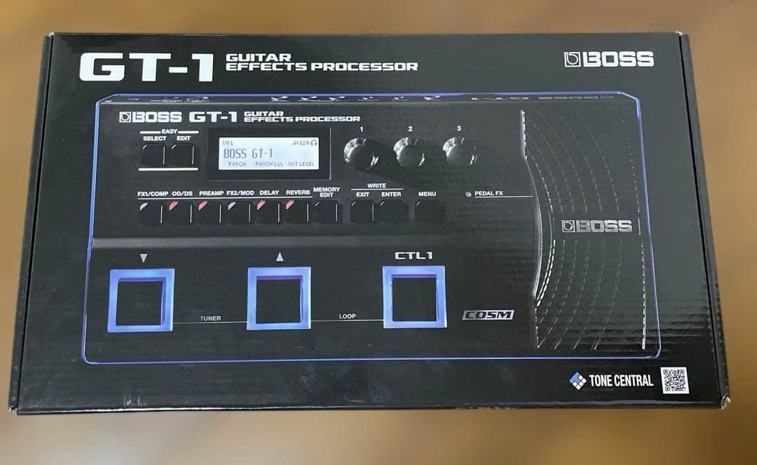 BOSS GT-1 ギターエフェクター　別売りのケースとアダプター付き