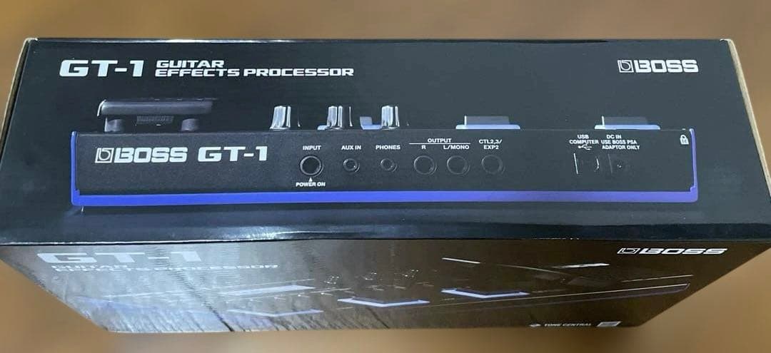 BOSS GT-1 ギターエフェクター　別売りのケースとアダプター付き