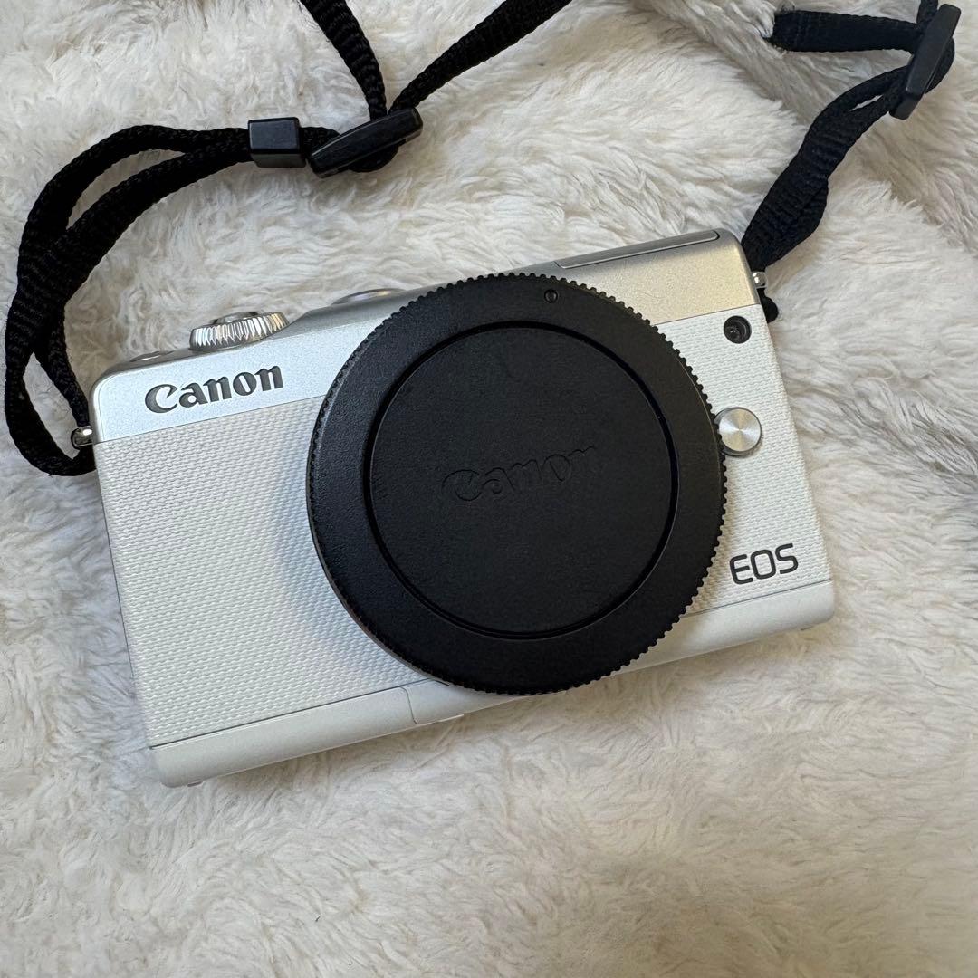 Canon EOS M100 ミラーレスカメラ レンズ、充電器バッテリーセット