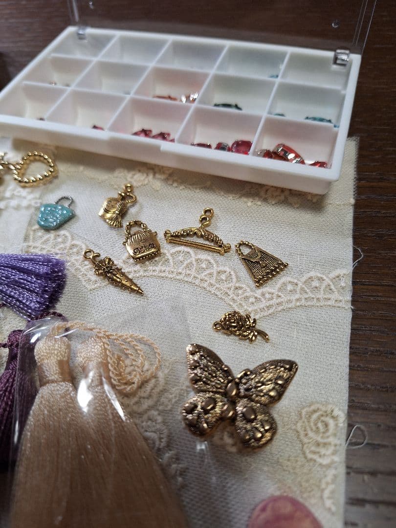 ヴィクトリアンクレージーキルト※レースとリボン他、手芸素材セット