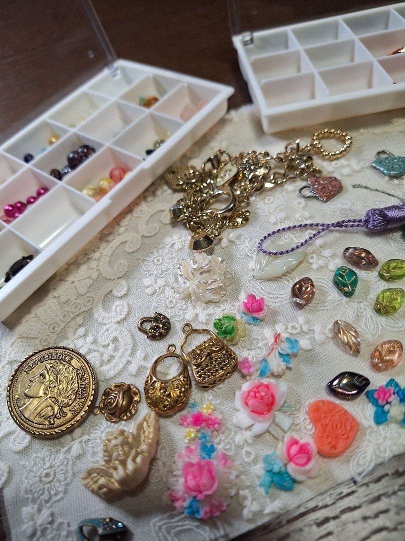 ヴィクトリアンクレージーキルト※レースとリボン他、手芸素材セット