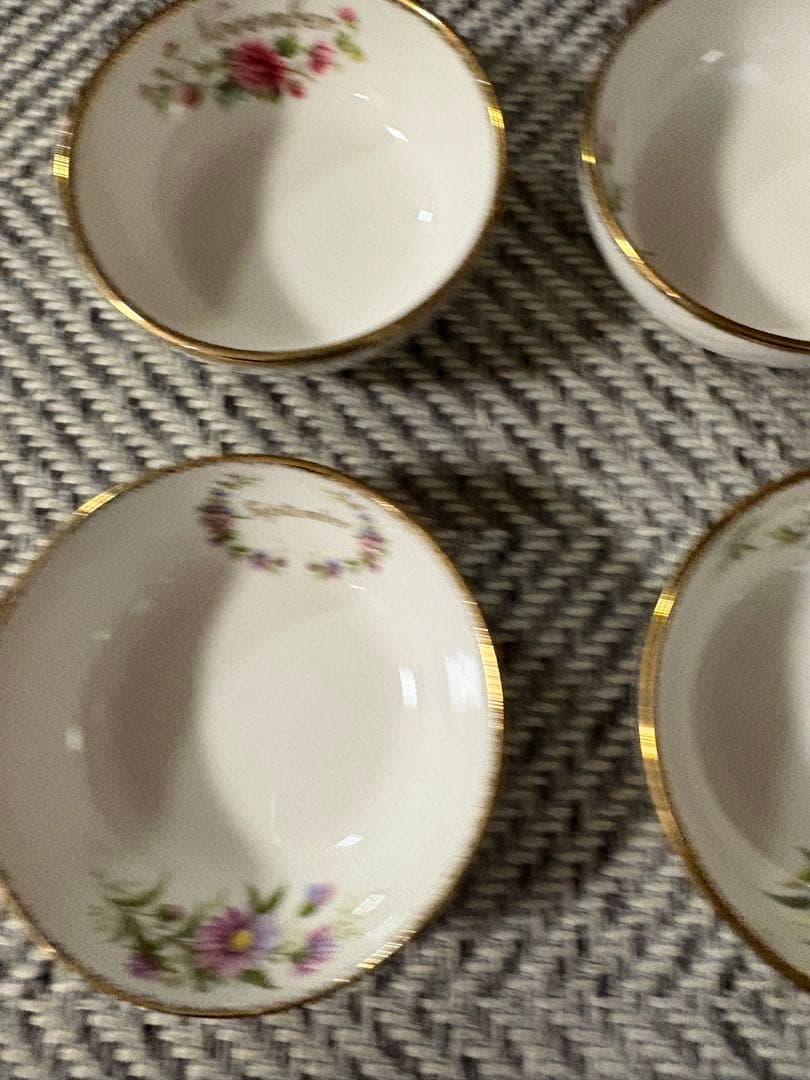 未使用　ロイヤルアルバート　デザート皿4枚