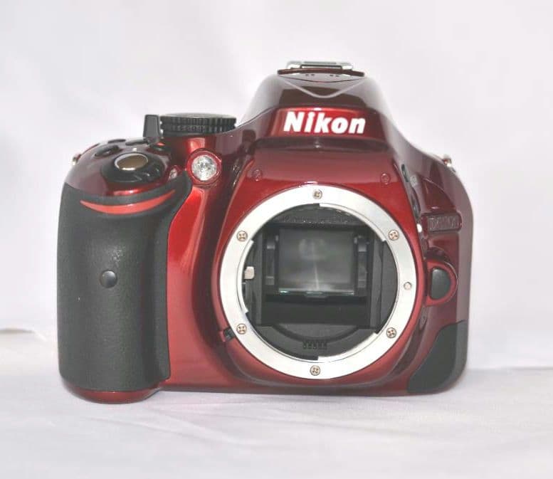 ショット極少4916枚★Nikon D5200 赤★18.7倍ズーム★新品SD付