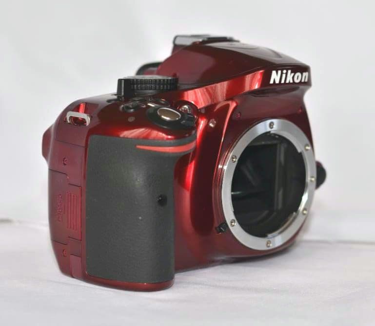 ショット極少4916枚★Nikon D5200 赤★18.7倍ズーム★新品SD付