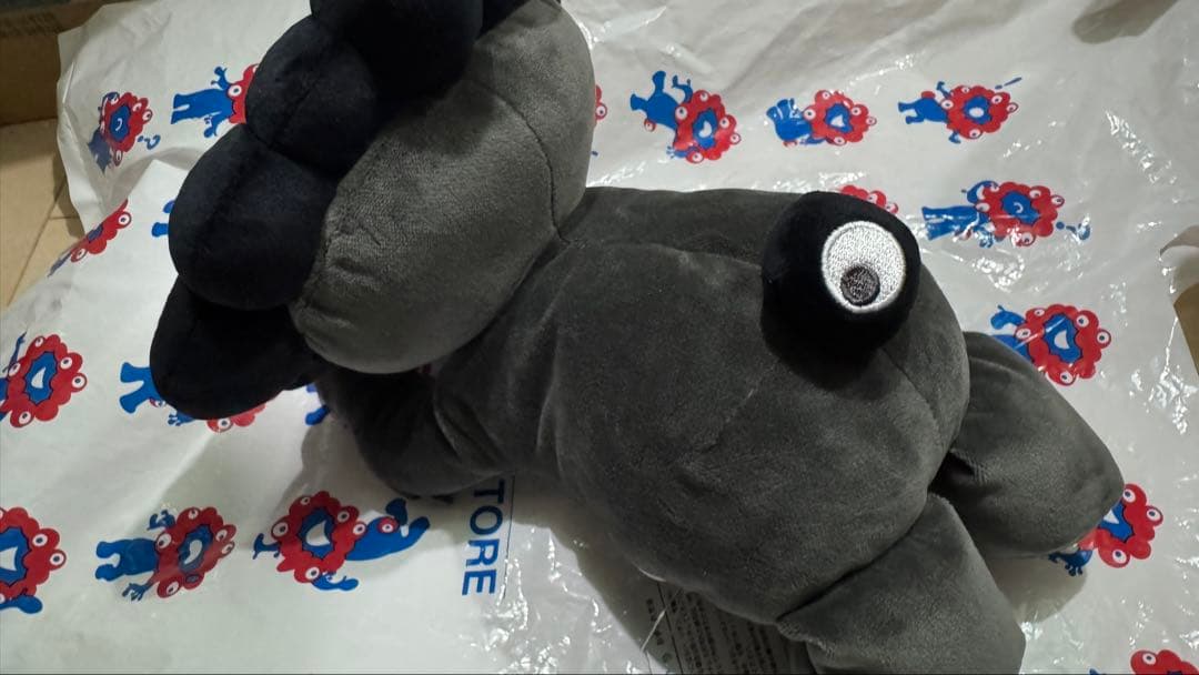 大阪関西万博 黒ミャクミャク　ブラック　這い型　ぬいぐるみ Mサイズ