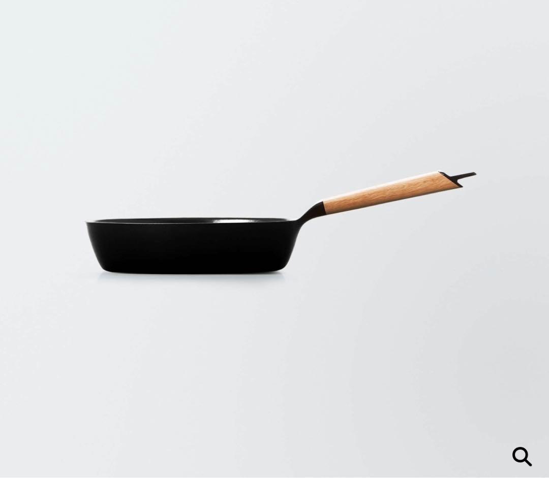 【美品】VERMICULAR FRYING PAN24センチ レシピ本