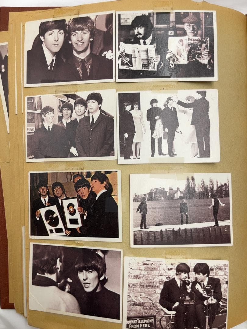 ビートルズ　TOPPS トレーディングカード135枚入りスクラップブック