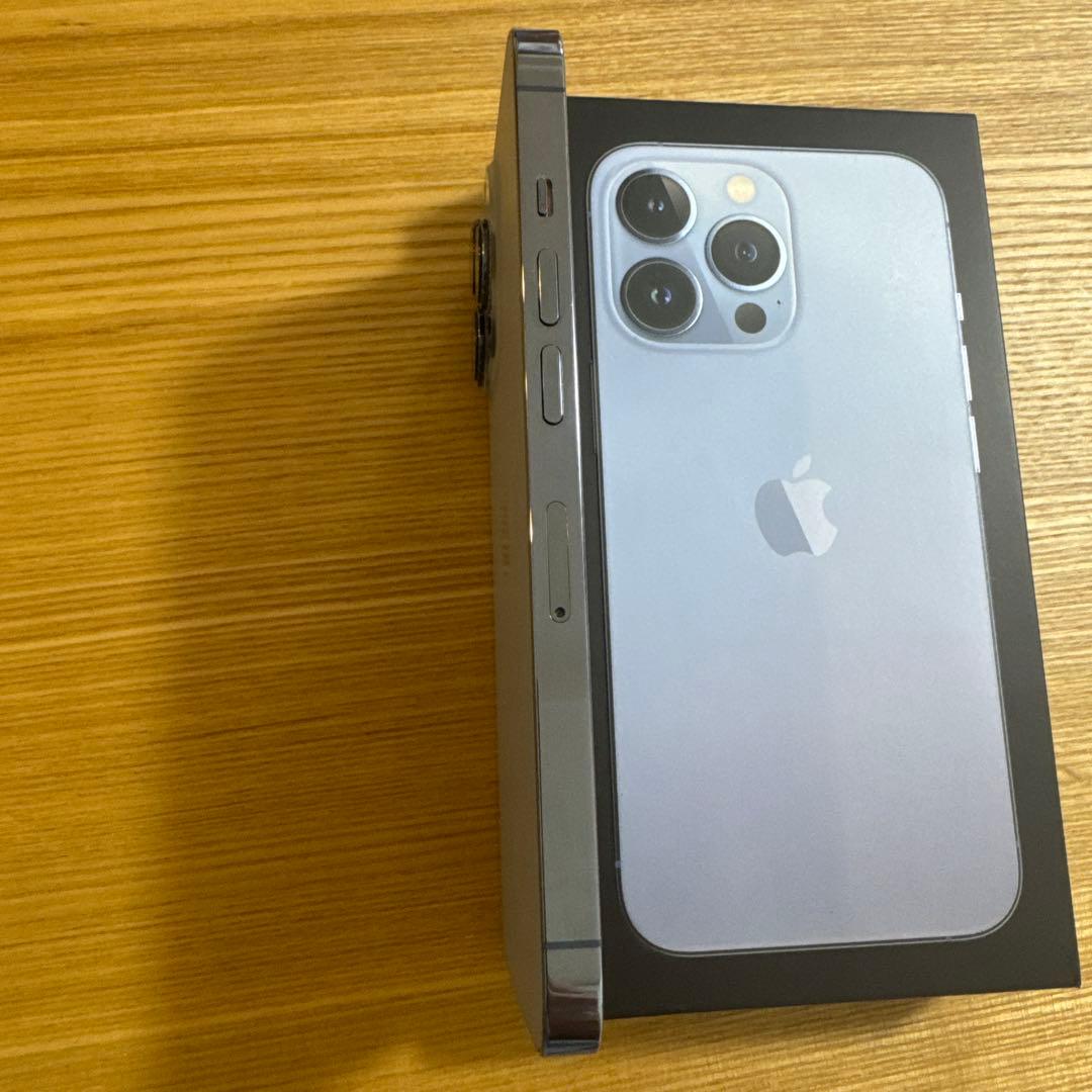 ア*ル様 【シャッター音なし】iPhone13 pro 北米版 Simフリー 最