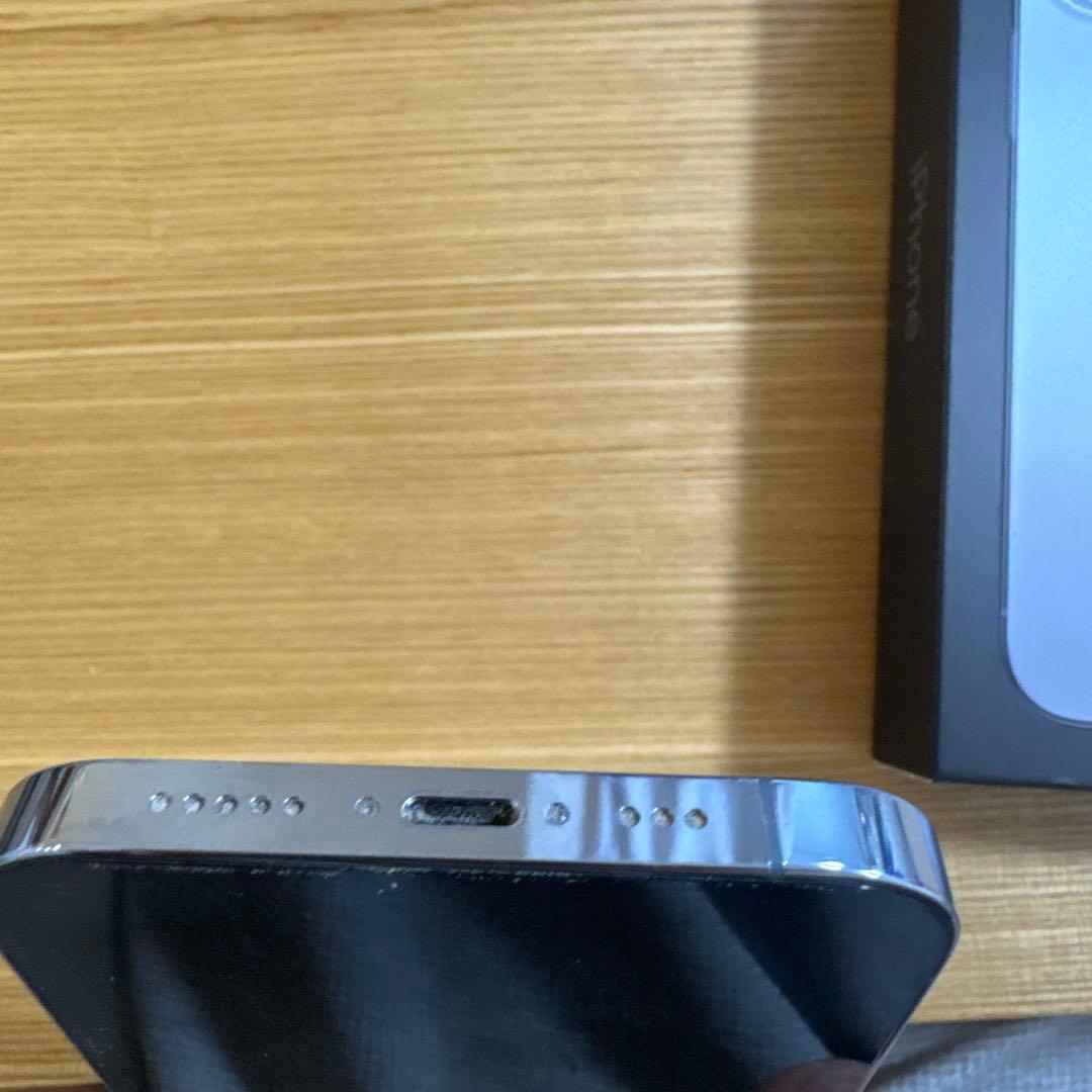 ア*ル様 【シャッター音なし】iPhone13 pro 北米版 Simフリー 最