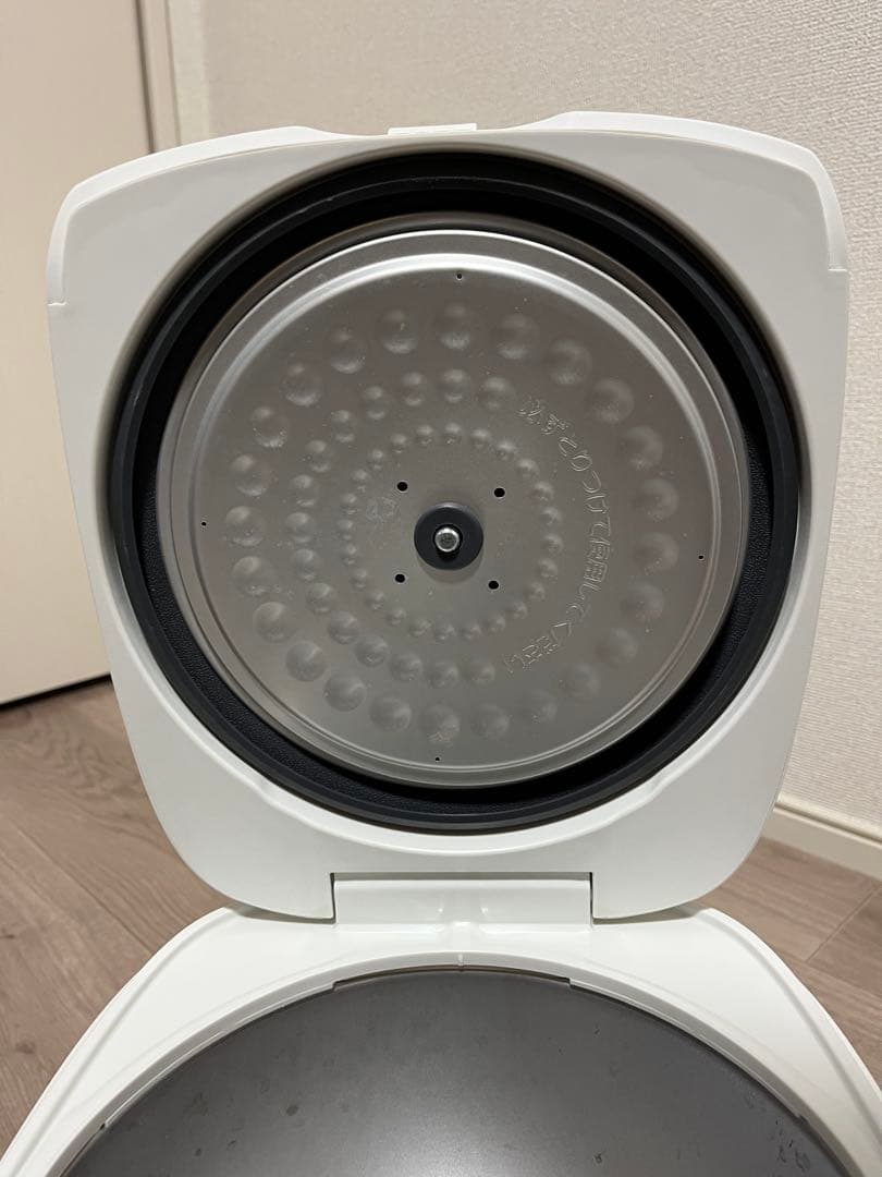 タイガー魔法瓶(TIGER) 炊飯器 5.5合 ホワイト JBH-G101W