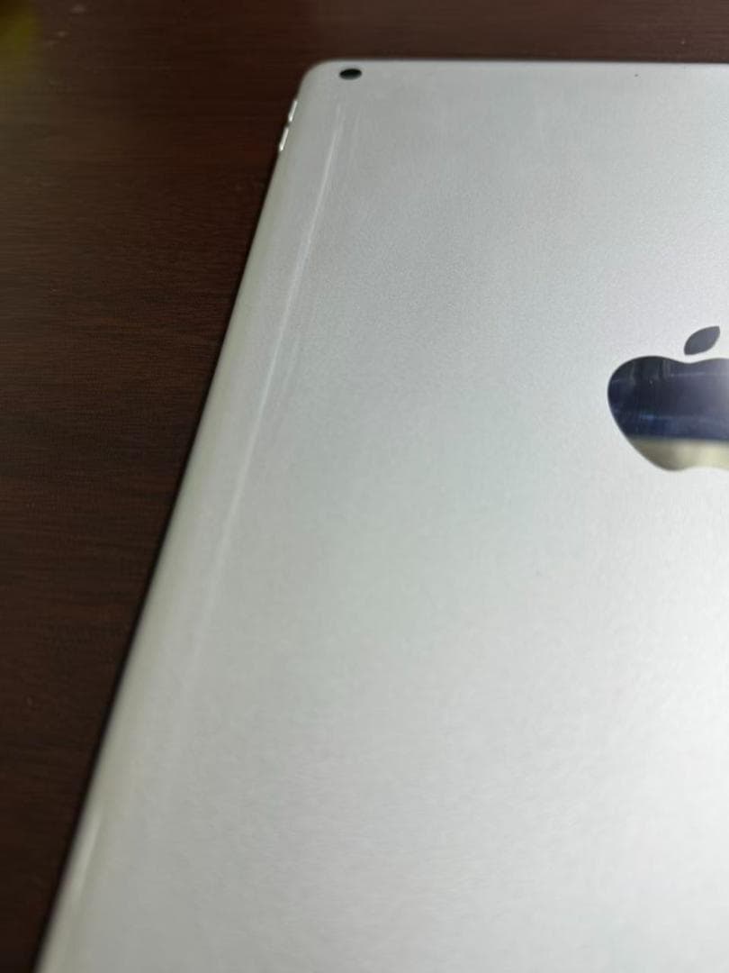iPad 第７世代 シルバー 128GB wifi モデル