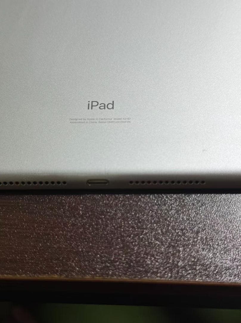 iPad 第７世代 シルバー 128GB wifi モデル