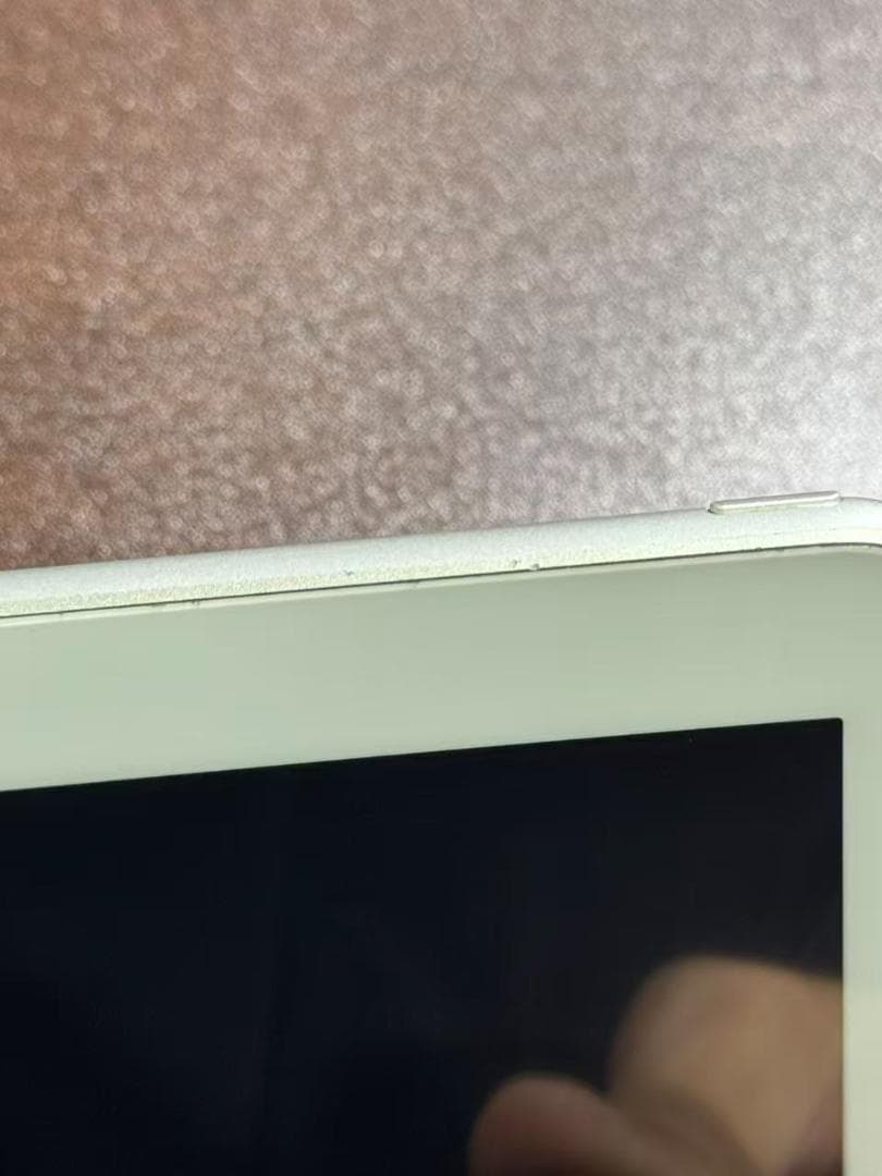 iPad 第７世代 シルバー 128GB wifi モデル