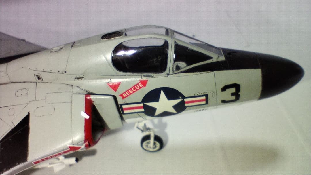 プラモデル完成機　1/72　ダグラスF4D-1スカイグレイ