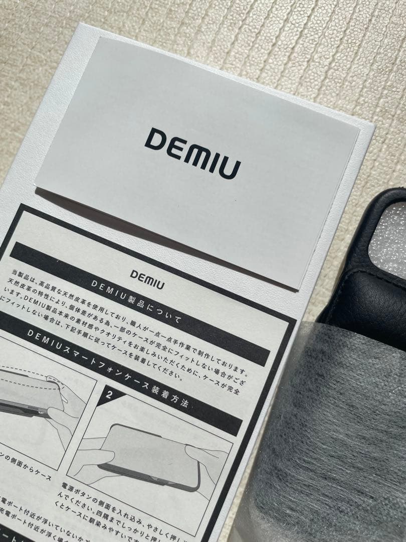 【美品】DEMUI ブラック レザー　iPhone12miniケース