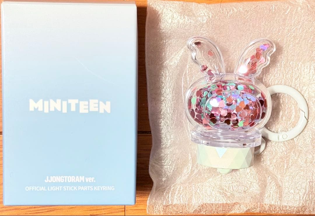 MINITEEN ライトスティックキーリング　ジョンハンJJONGTORAM