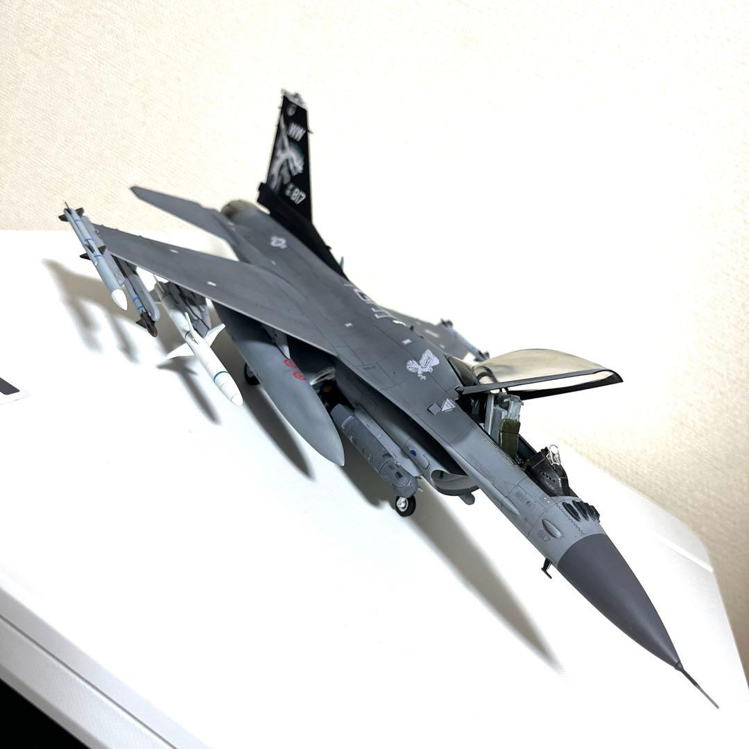 戦闘機プラモデル完成品1/48ハセガワF-16ファイティングファルコン