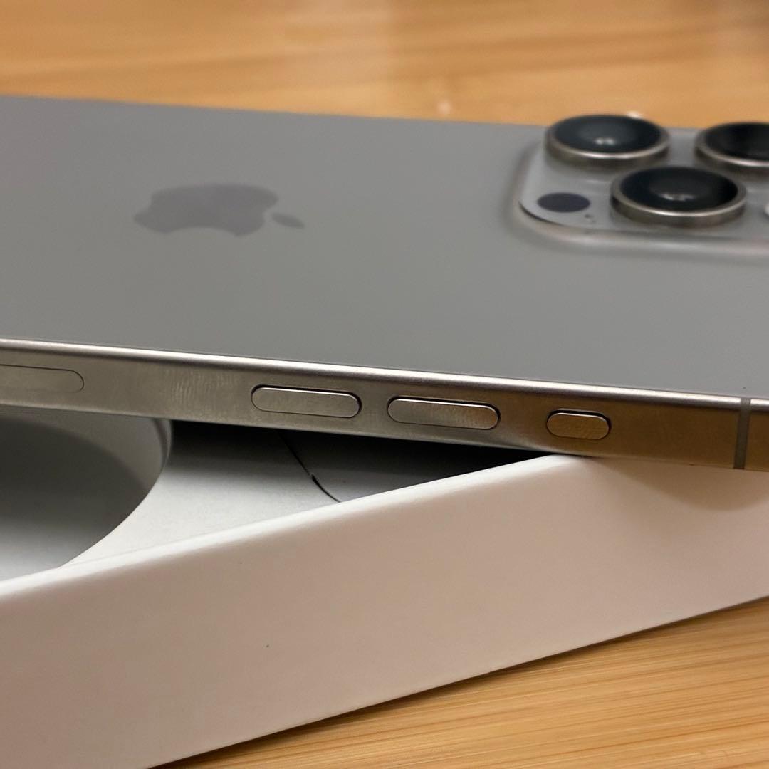 iPhone 15 Pro Max 256GB SIMフリー