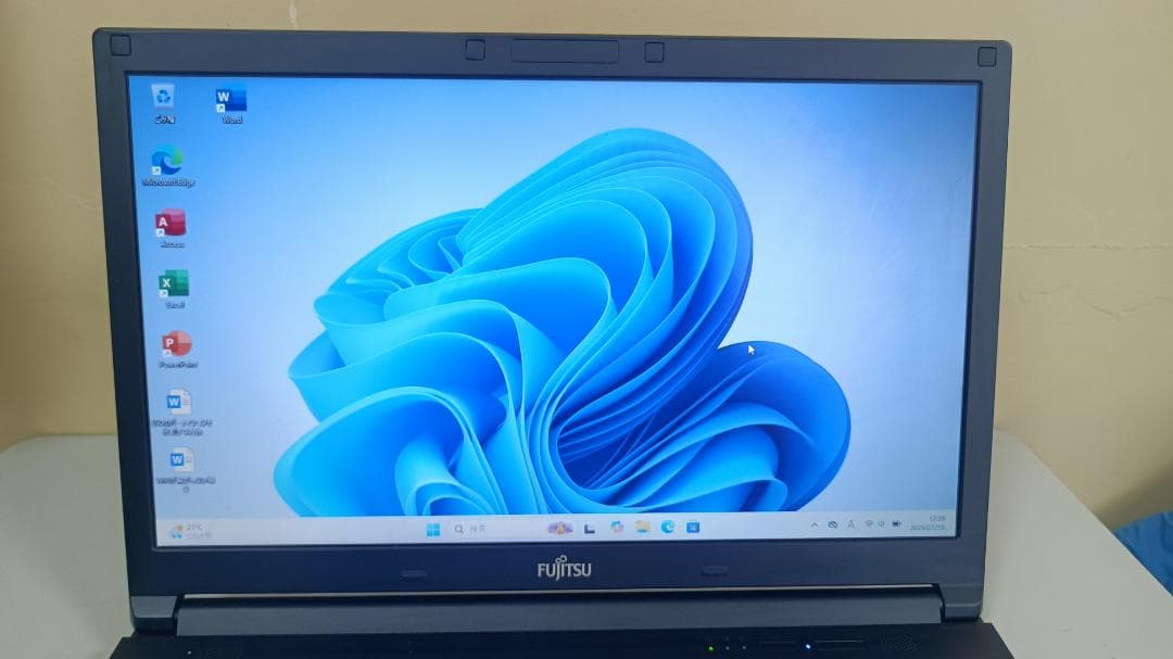 ⭐️ノートパソコンFUJITSU第六世代Core i5 SSD256Gメモリ8G