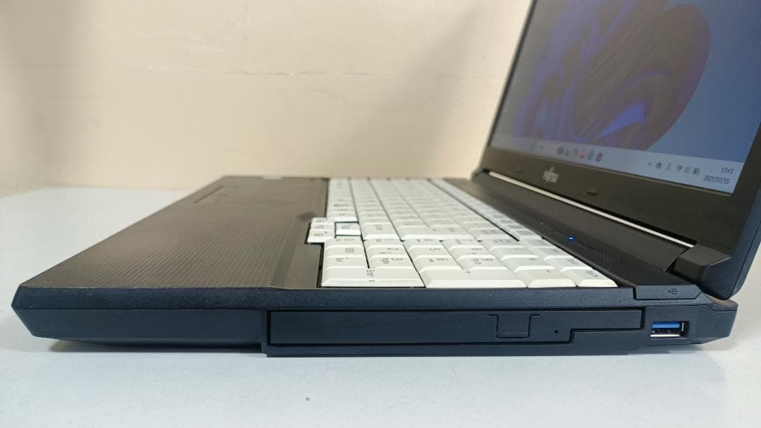 ⭐️ノートパソコンFUJITSU第六世代Core i5 SSD256Gメモリ8G
