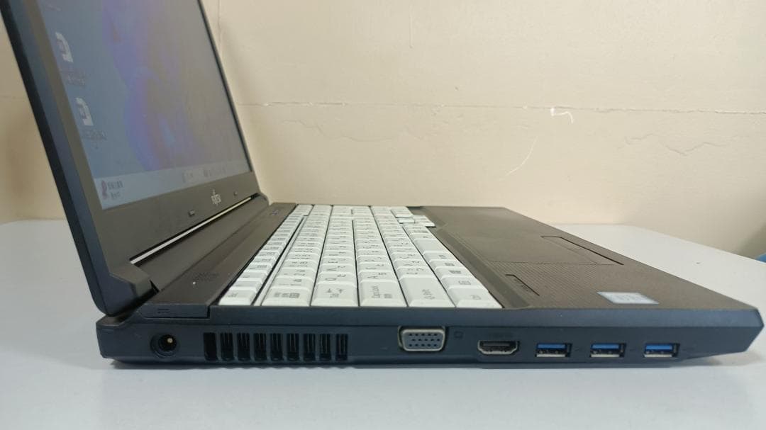 ⭐️ノートパソコンFUJITSU第六世代Core i5 SSD256Gメモリ8G