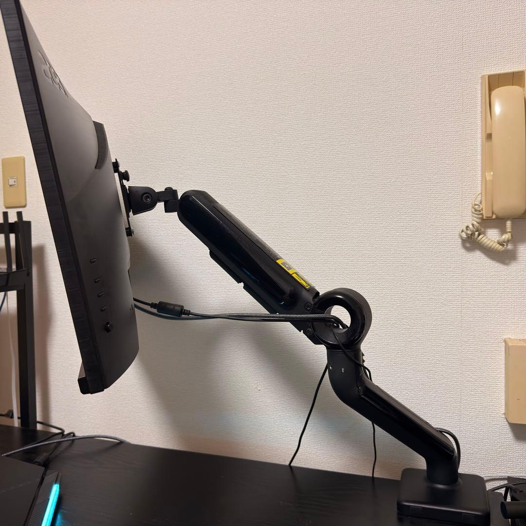 4K144Hz 28インチIPSゲーミングモニター　スタンド付き