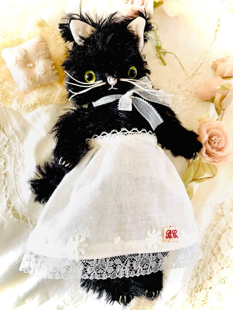 テディキャット　猫好きさんのためのアンティークを纏った黒猫ちゃん　テディベア