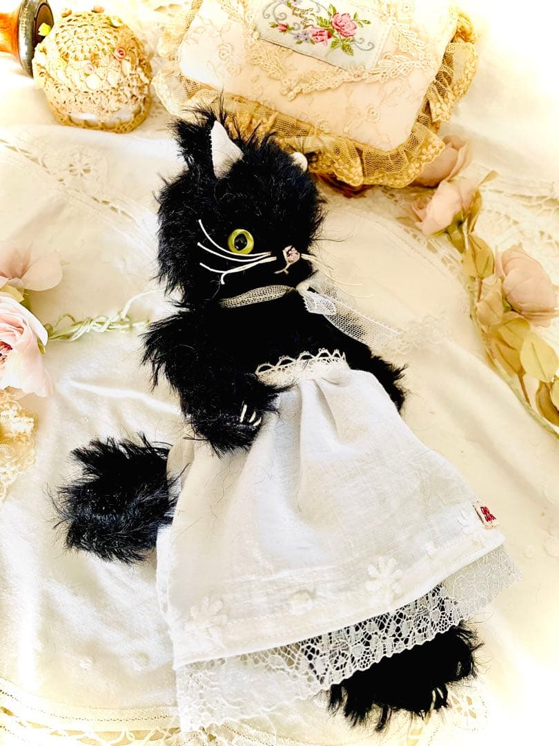 テディキャット　猫好きさんのためのアンティークを纏った黒猫ちゃん　テディベア