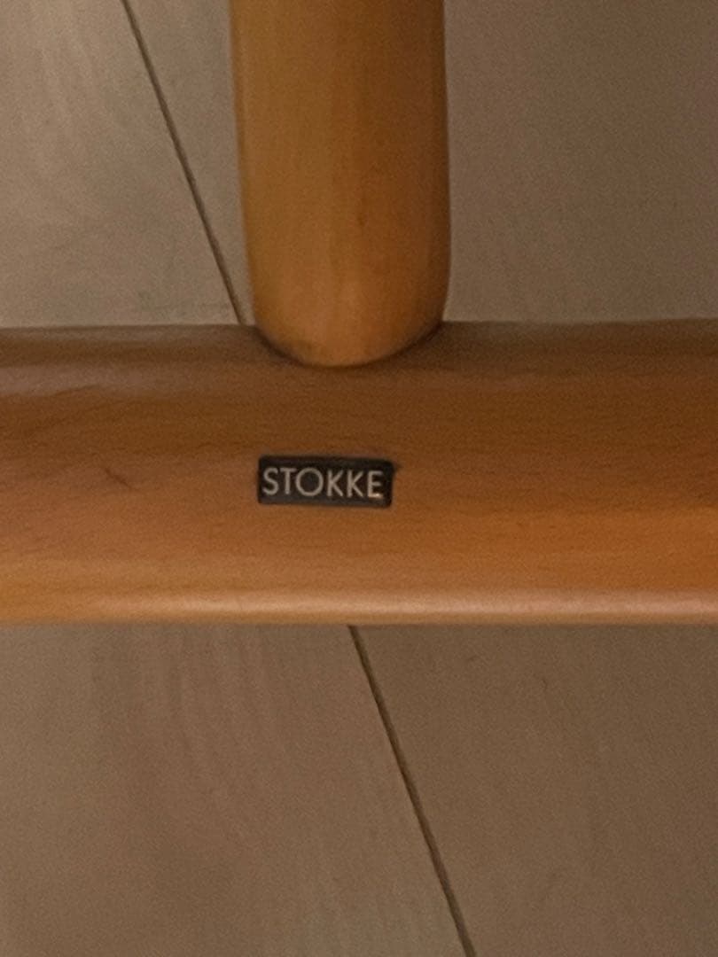 美品　stokke VARIER バランスチェア　紺色　ジュニアアタッチメント付