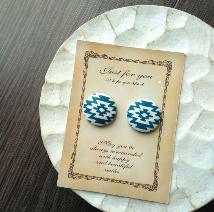 再販4　オルテガ　ボタン　ピアス　イヤリング　ネイティブ　ターコイズ　白　秋　青